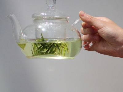 喝茶的好處和壞處分別是什么，長期喝茶有什么危害？