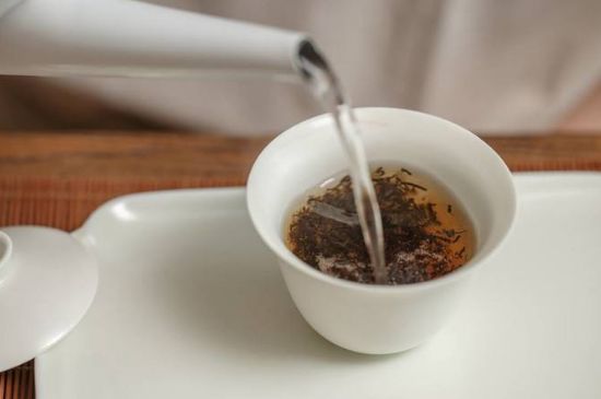 各類茶的注水方式，不同的茶泡茶時(shí)怎么注水