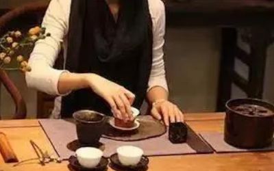 三才蓋碗的正確拿法，三才蓋碗抓碗法圖解