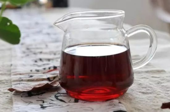 黑茶調(diào)理婦科病，女人喝黑茶好處太多了！