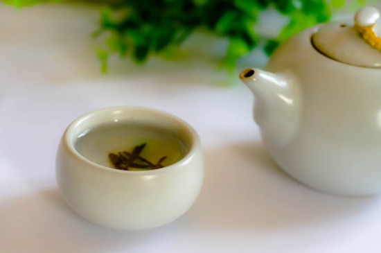 綠茶碧螺春怎么泡簡易步驟，沖泡碧螺春的十二步驟口訣