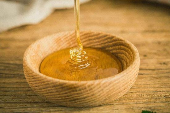 老茶浸蜜有什么功效，茶葉浸蜂蜜治咳嗽