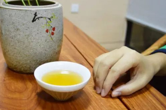 女人喝茶要行扣茶禮嗎，叩茶禮女士能用嗎？