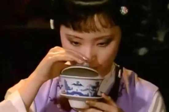 女士喝茶優(yōu)雅姿勢(shì)，女士正確喝茶姿勢(shì)禮儀