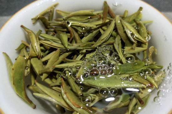 老茶和新茶哪個好，老茶好喝還是新茶好喝