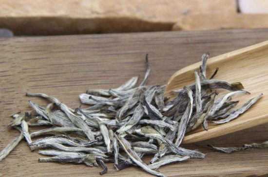 春茶季怎么辨別白毫銀針的好壞，好的白毫銀針如何選購？