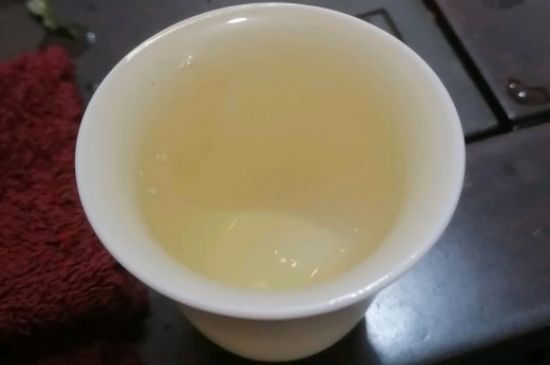 春茶上市白茶的好壞怎么區(qū)分，春白茶怎么分辨好不好？