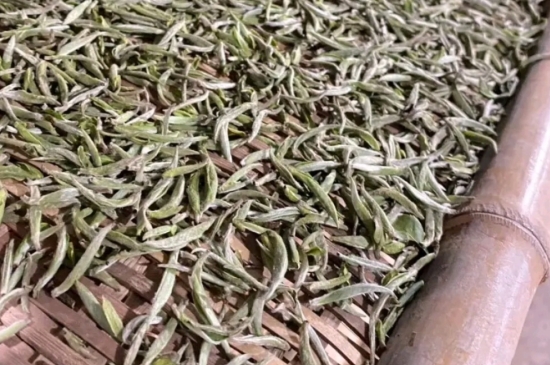 過(guò)期茶葉的八大妙用，過(guò)期的陳茶葉還能干什么用？