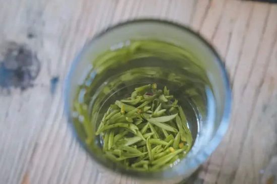 泡好的茶水放冰箱能保存多久，泡好的茶冷藏放多久？