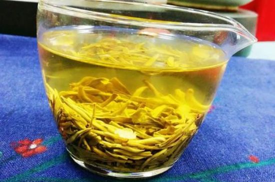 老茶和新茶哪個好，老茶好喝還是新茶好喝