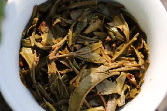 什么茶葉容易放香精，香精茶有什么危害？