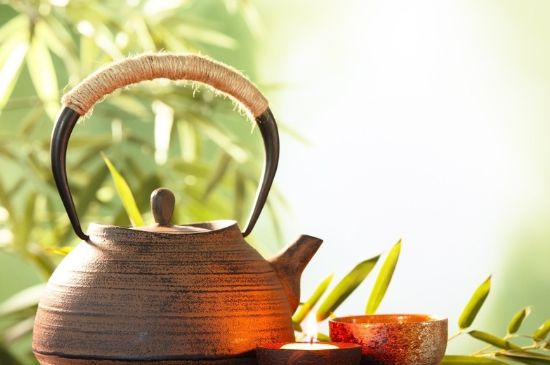 <a href=http://www.zzniy.com/chaju/jinshu/ target=_blank class=infotextkey>日本鐵壺</a>怎么開(kāi)壺，新鐵壺開(kāi)壺方法