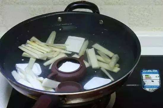 開壺放豆腐是錯誤的，新買的紫砂壺正確開壺建議