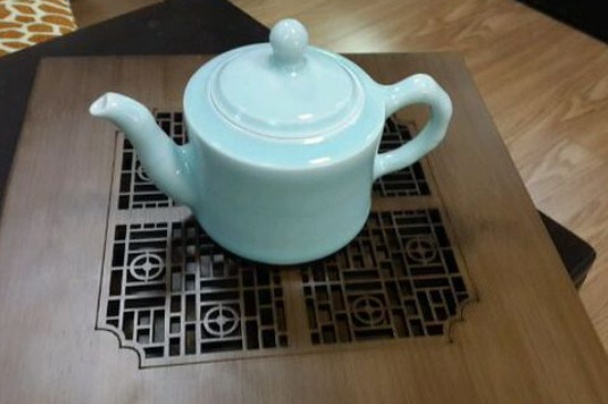 瓷壺適合泡什么茶，瓷器茶具喝什么茶好
