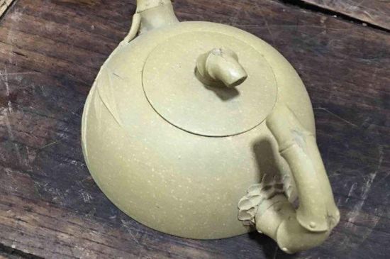 本山綠泥紫砂壺小黑點(diǎn)多嗎，真正本山綠泥會(huì)吐黑嗎？