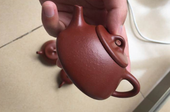 朱泥壺適合泡紅茶嗎，紅茶適合泡紫泥還是朱泥壺