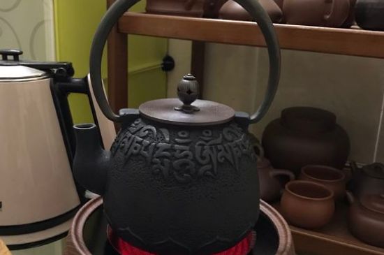 鐵壺生銹燒的水有害嗎，鐵壺內(nèi)壁生銹怎么辦