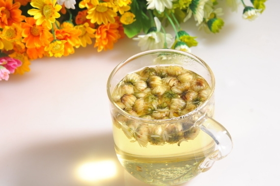 喝菊花茶有什么效果，女人長期喝菊花茶好嗎？