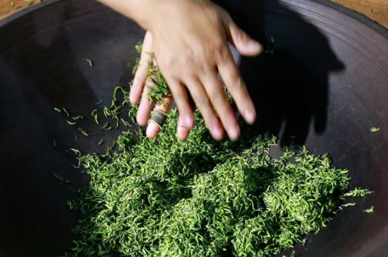 茶葉怎么炒制才香，怎樣炒茶葉更香？