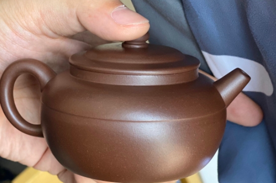 新買的紫砂壺為什么會(huì)裂，真的紫砂壺是不是很容易開裂？