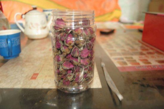 玫瑰花茶上火嗎，盲目喝玫瑰花茶易上火