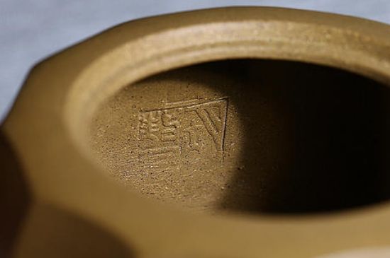 紫砂壺密密麻麻黑點(diǎn)，布滿了很多小黑點(diǎn)的紫砂好嗎