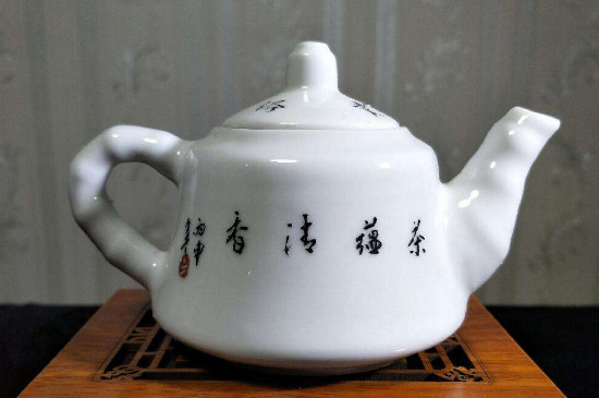 瓷壺適合泡什么茶，瓷器茶具喝什么茶好