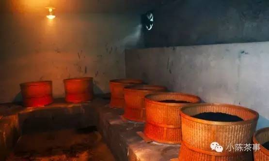 怎樣炭焙巖茶？揭秘武夷巖茶的炭焙技藝