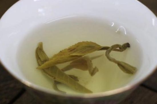 茉莉龍珠泡開后為什么都是梗，茉莉龍珠泡開后什么樣？