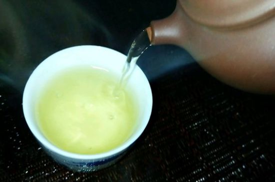 一天什么時候喝黑茶最好，喝黑茶一天最佳時間和季節(jié)