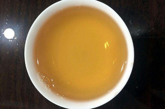 白茶三年為藥七年為寶的原理，為什么說一年茶三年藥七年寶？