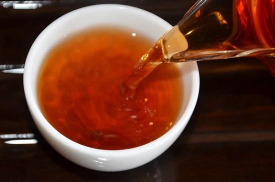 茯磚茶與普洱茶哪個(gè)好，茯茶和普洱茶口味區(qū)別