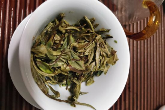 7年壽眉和2年白牡丹哪個(gè)好，老白茶壽眉與白牡丹的口感區(qū)別