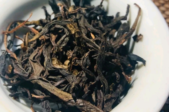 長(zhǎng)期喝巖茶會(huì)上火嗎？巖茶這樣喝了容易上火！