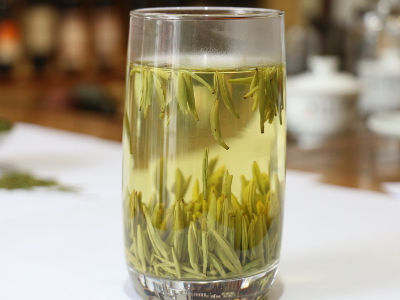 竹葉青茶怎么樣，檔次較高味道略苦價格比較貴