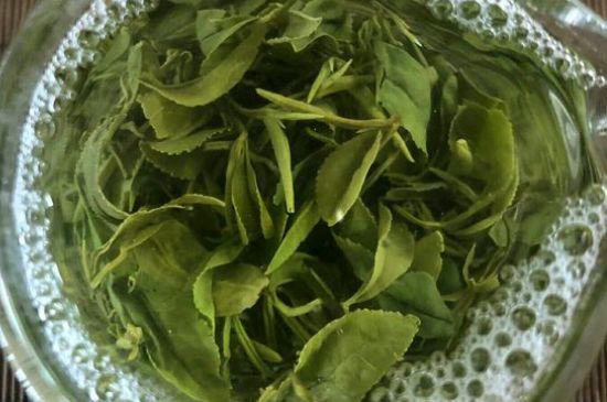 綠茶放了三年還能喝嗎，綠茶放久了喝了會(huì)怎樣