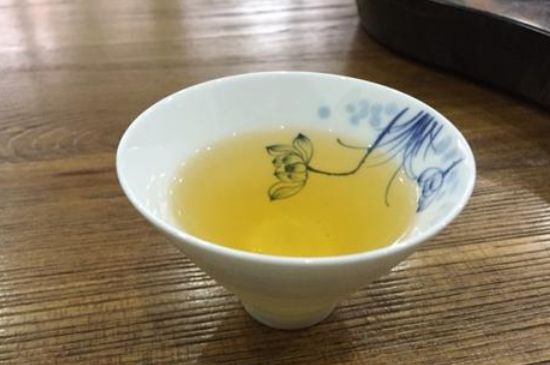 鴨屎香單叢雪片茶的特點(diǎn)，鳳凰雪片茶有什么特點(diǎn)？
