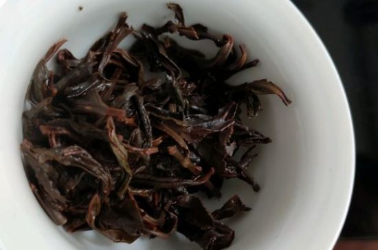 正山小種喝起來苦澀有點酸對嗎，正山小種發(fā)酸有害嗎