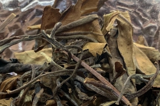 老白茶上火還是去火？夏季喝煮的老白茶會(huì)容易上火！