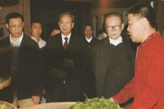 母樹大紅袍給誰喝了，為什么母樹大紅袍叫三棵六株？