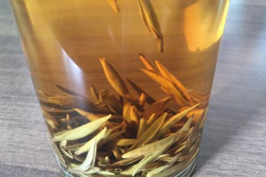 白毫銀針年份久的有什么香，陳年白毫銀針的香氣