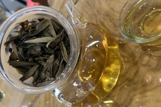 白茶三年為藥七年為寶的原理，為什么說一年茶三年藥七年寶？