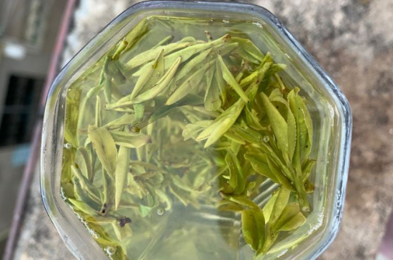 西湖龍井茶頭采和二采區(qū)別，明前龍井一采和二采什么味道？