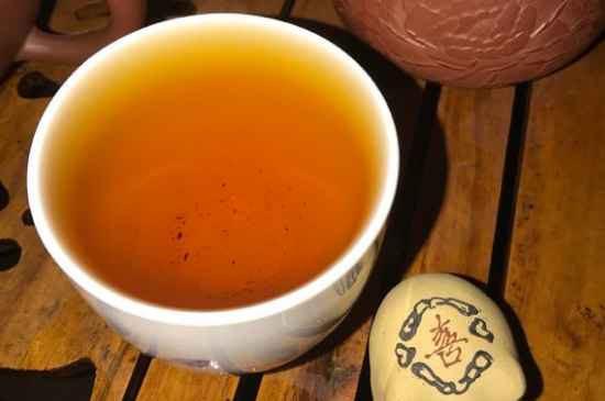 正山小種適合女人喝嗎，女人經常喝正山小種茶好嗎