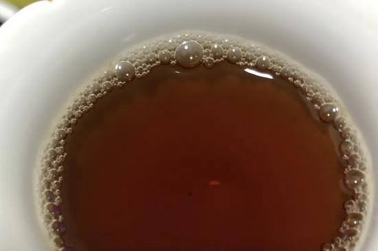 老白茶上火還是去火？夏季喝煮的老白茶會(huì)容易上火！