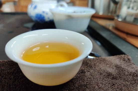 蜜蘭香好還是鴨屎香好，鳳凰單叢茶蜜蘭香和鴨屎香特點有哪些？